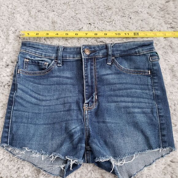 HOLLISTER High Rise Super Skinny Raw Hem Denim Shorts - Picture 3 of 8